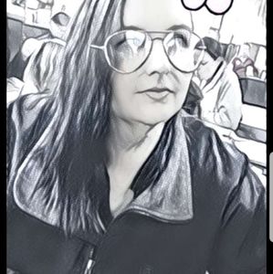 Meet your Posher, Larryssa